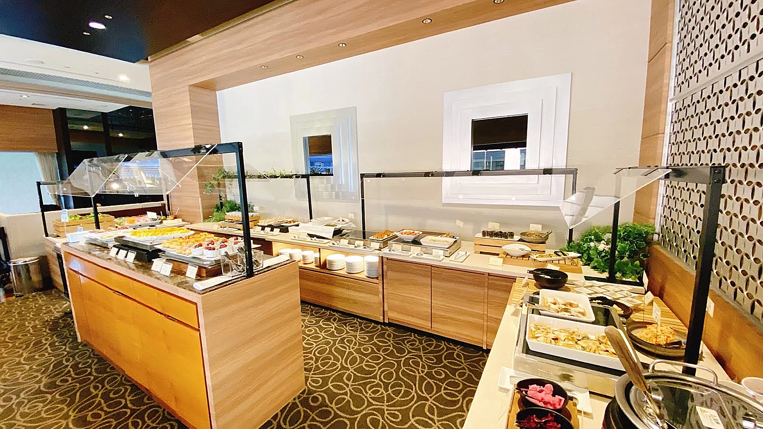 3F SAKURA 店内